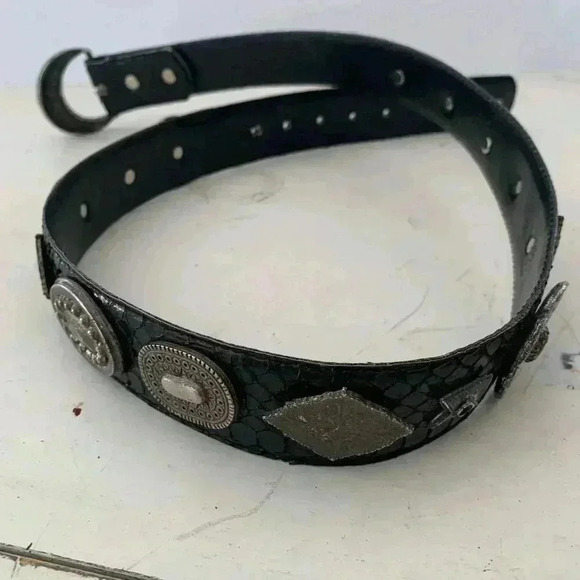 Vintage Rare 80's Black Snakeskin Belt With Nickel adornments & Buckle 36.5 in - Picture 1 of 16
